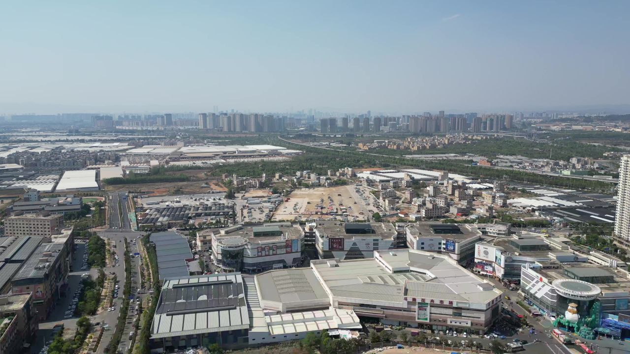 航拍云南昆明城市风光建筑高楼  