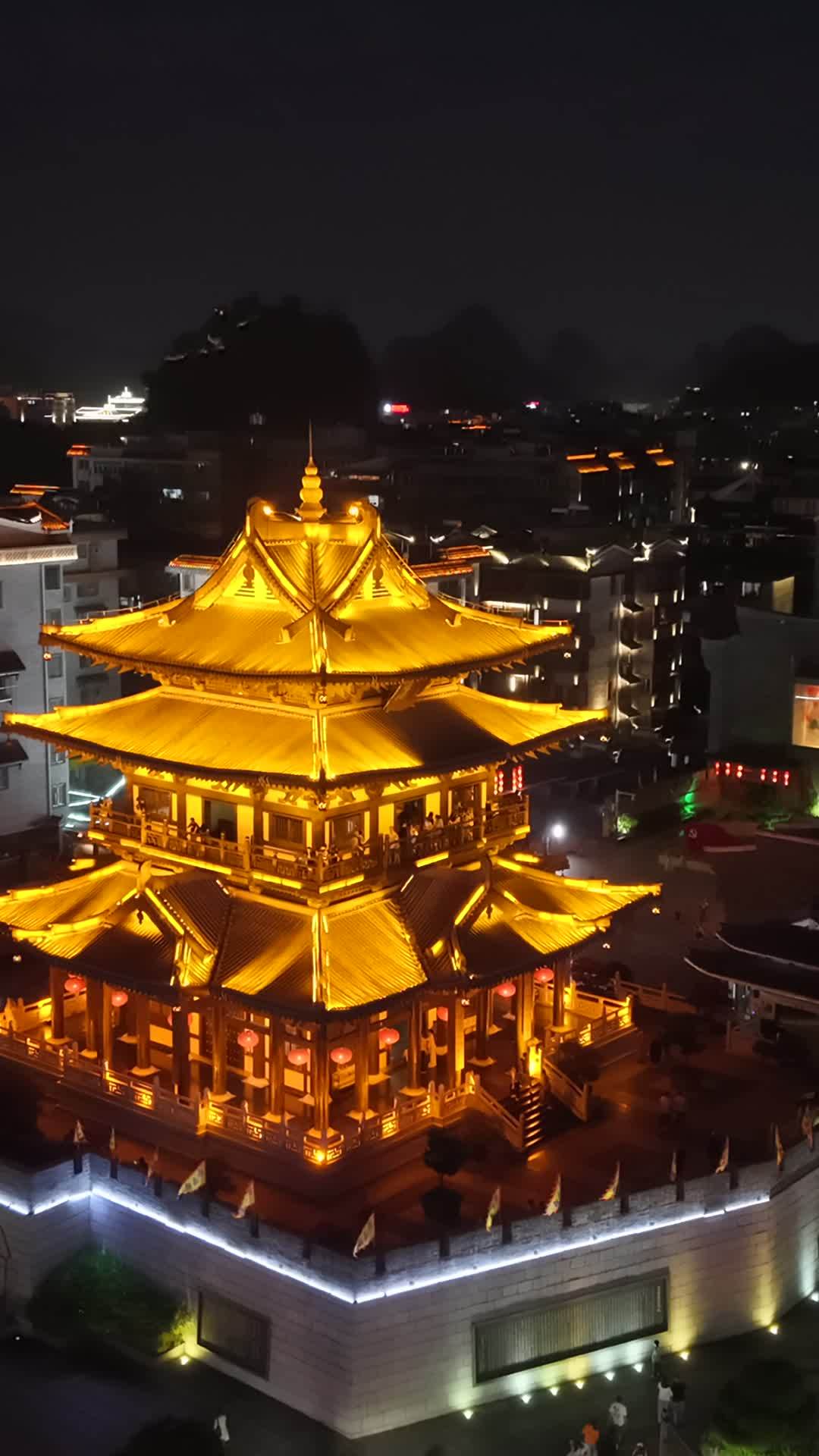 竖版航拍桂林解放阁夜景灯光 (4)