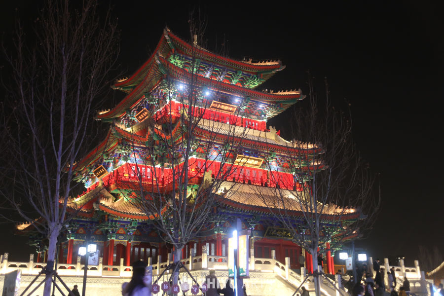 夜色中的古建筑