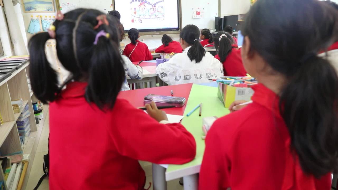 小学生上课