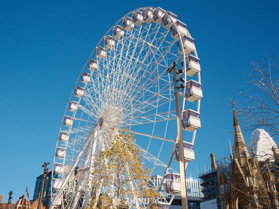 白色摩天轮