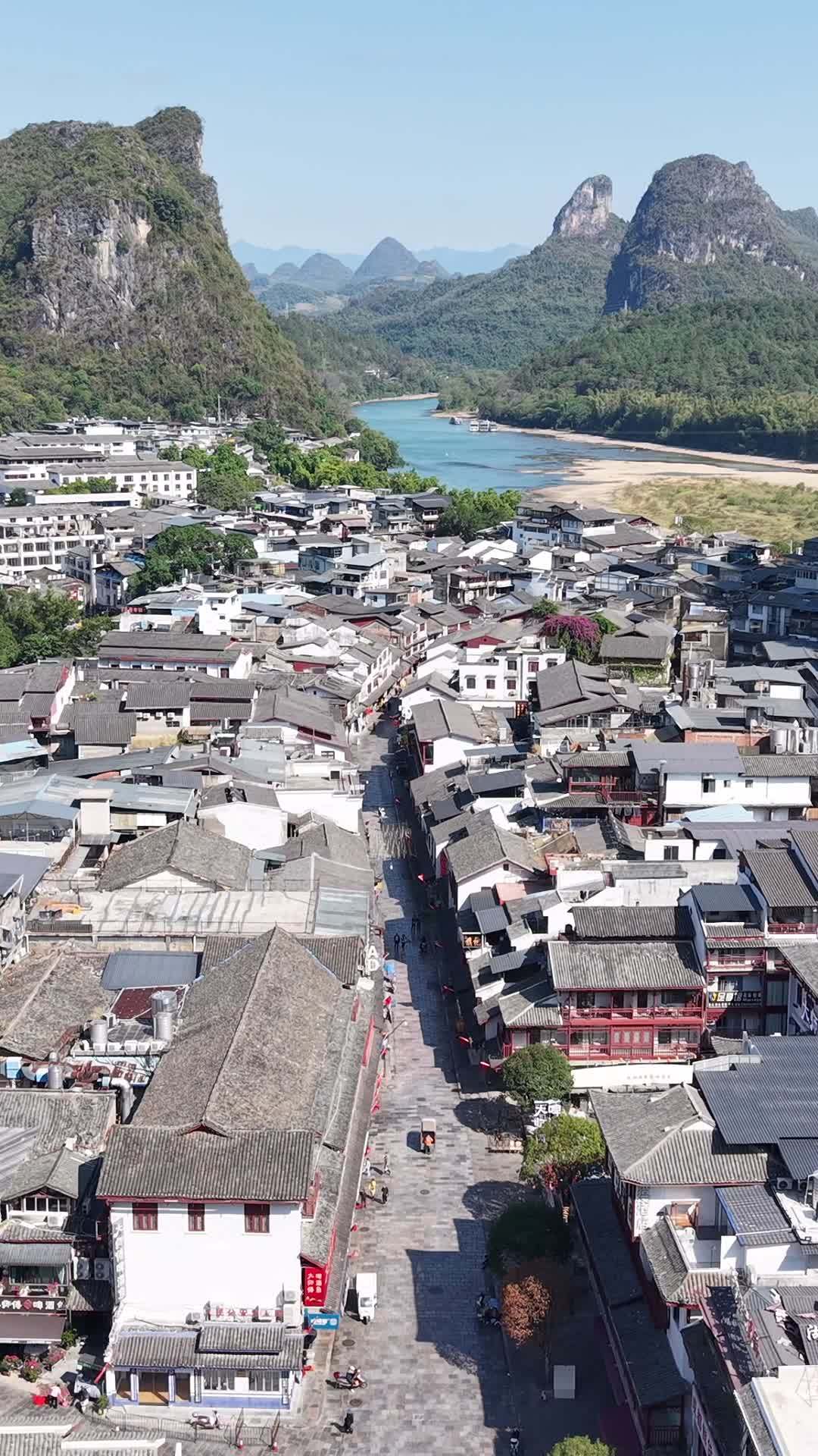 古镇山水画卷