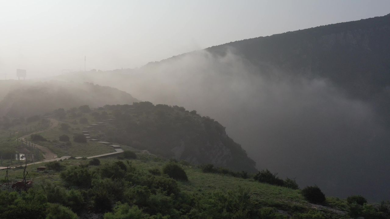 迷雾下的嵩山