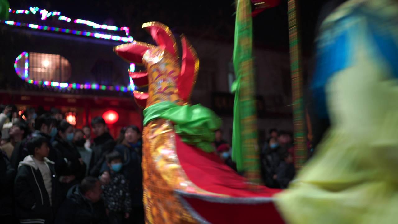 夜幕下的传统庆典