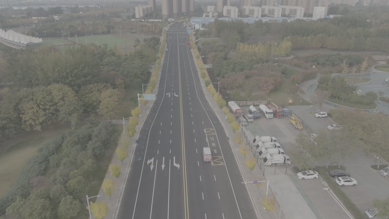 城市绿道晨景
