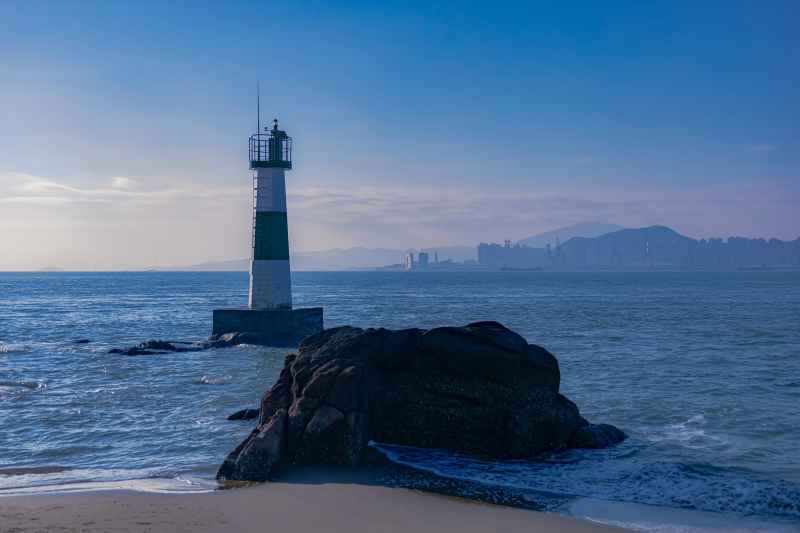 海中灯塔