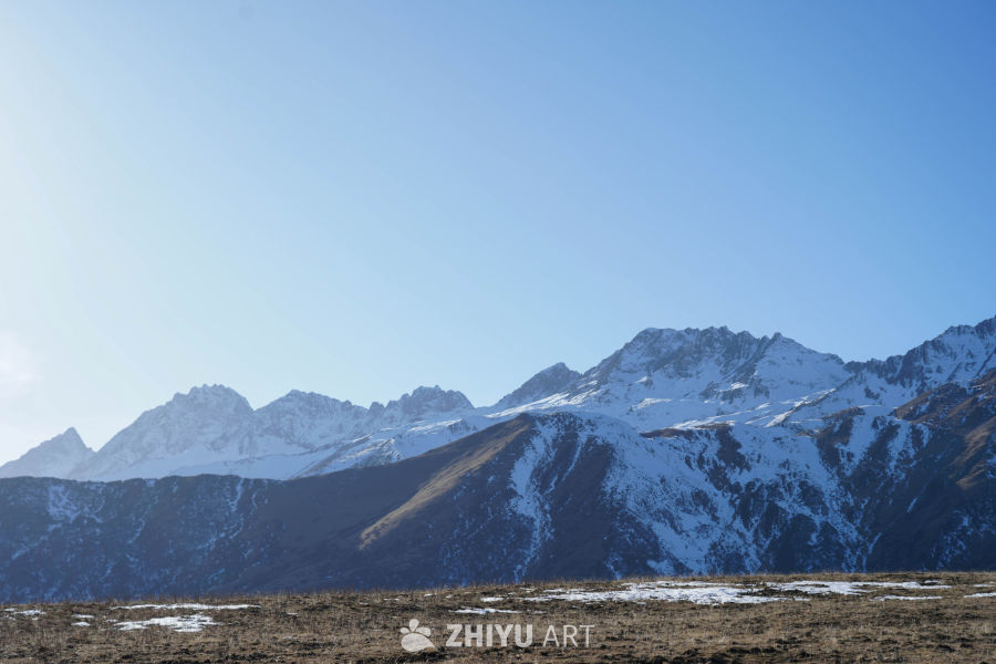 雪山之巅的宁静