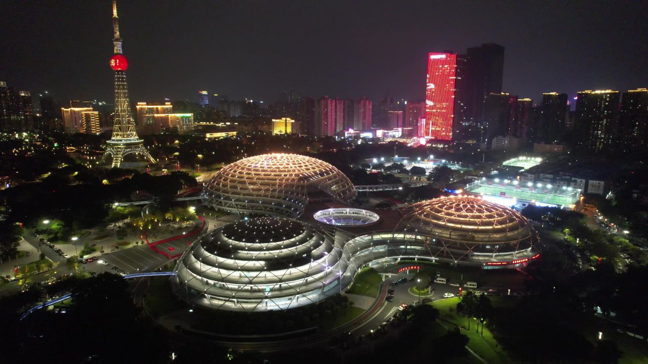 广东佛山岭南明珠体育馆佛山电视塔夜景航拍 