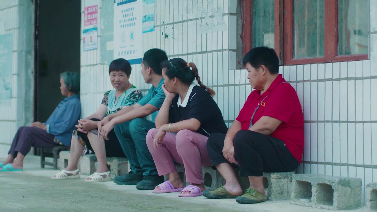 基层干部下乡驻村慰问走访