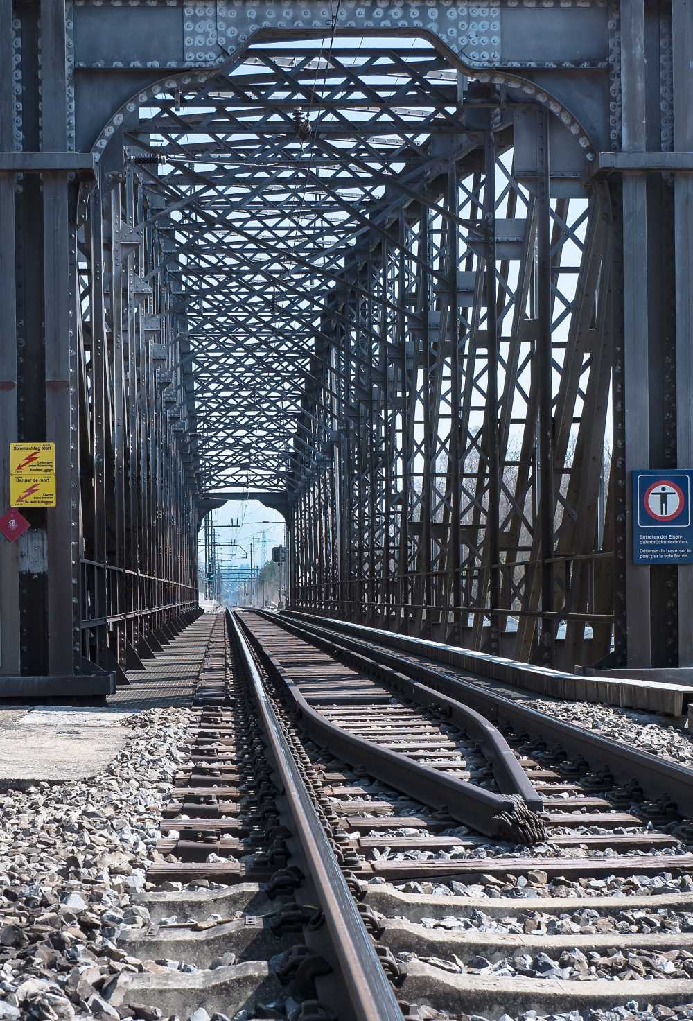 铁路线铁路桥高架桥轨道