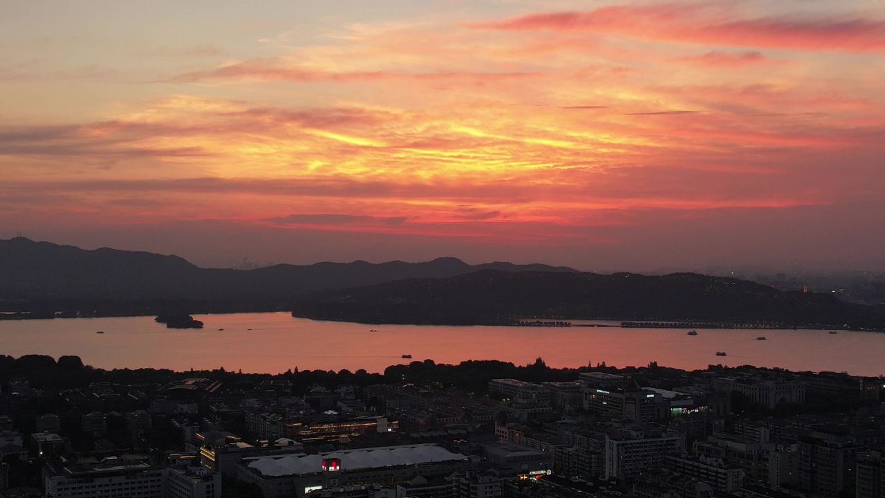 浙江杭州西湖河坊街夜幕降临晚霞