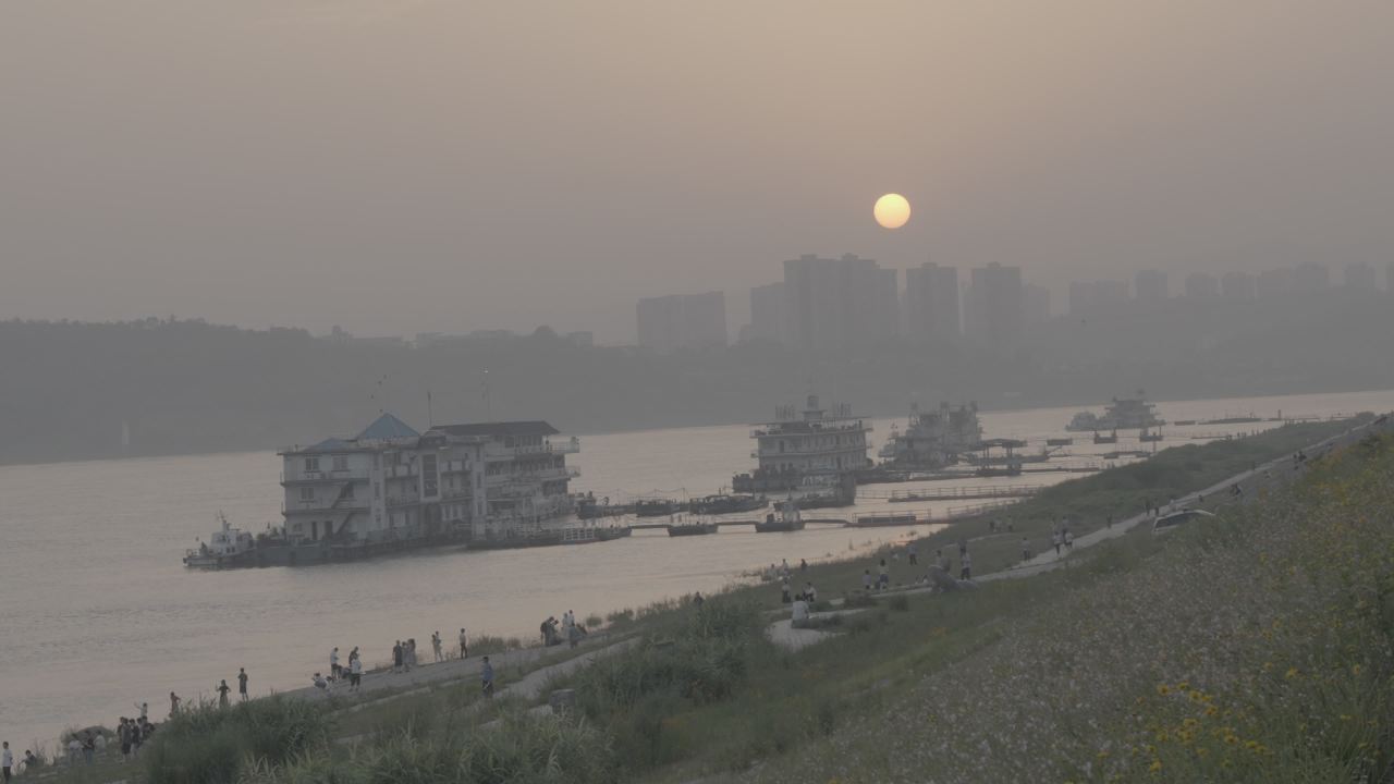宜昌江边 81