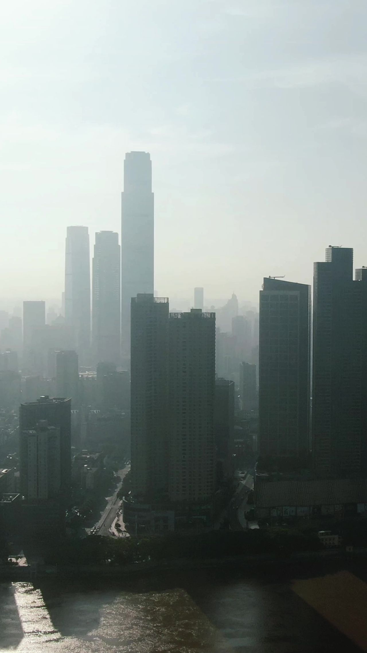  湖南长沙城市清楚迷雾竖屏 