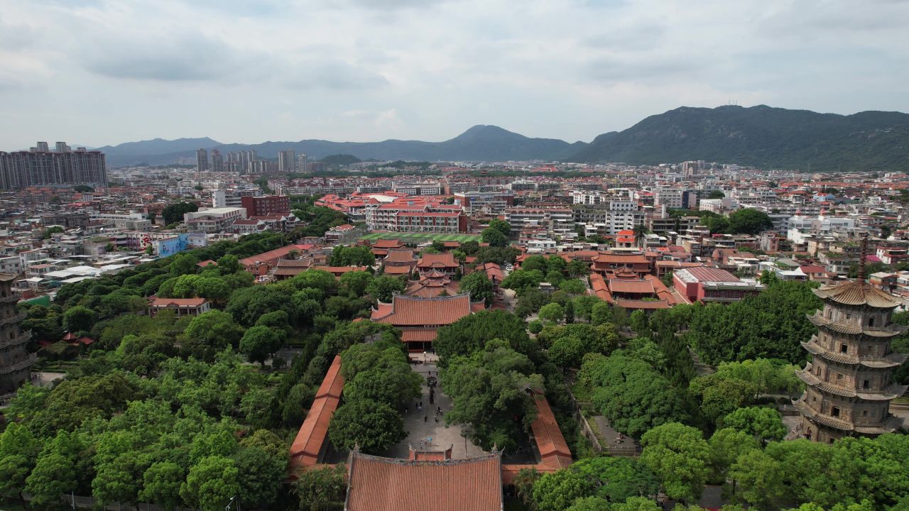 福建泉州古西街钟楼开元寺航拍