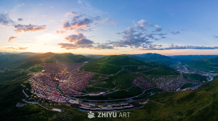 色达喇荣寺五明佛学院