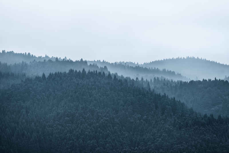 水墨山峦