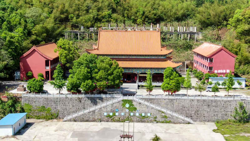 大山中古寺庙航拍  