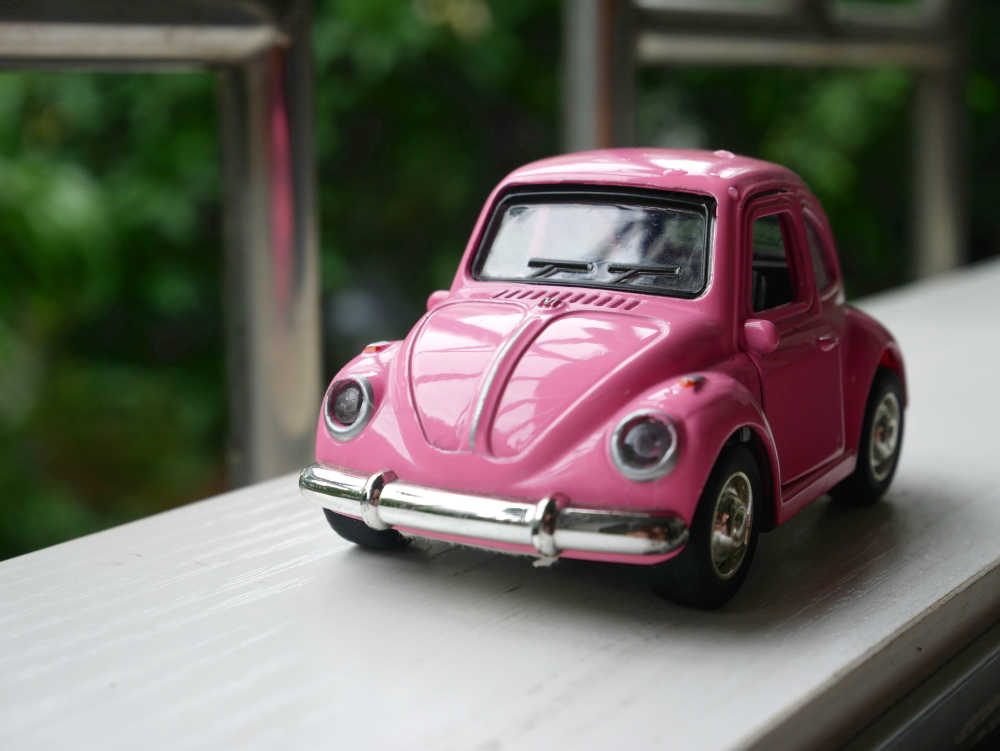 粉色玩具小汽车