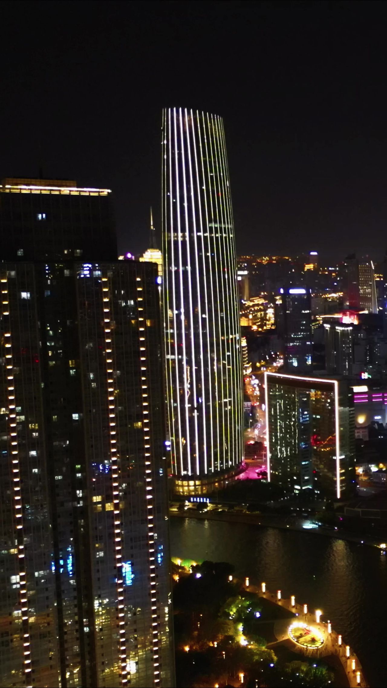 天津城市夜景灯光竖屏航拍 