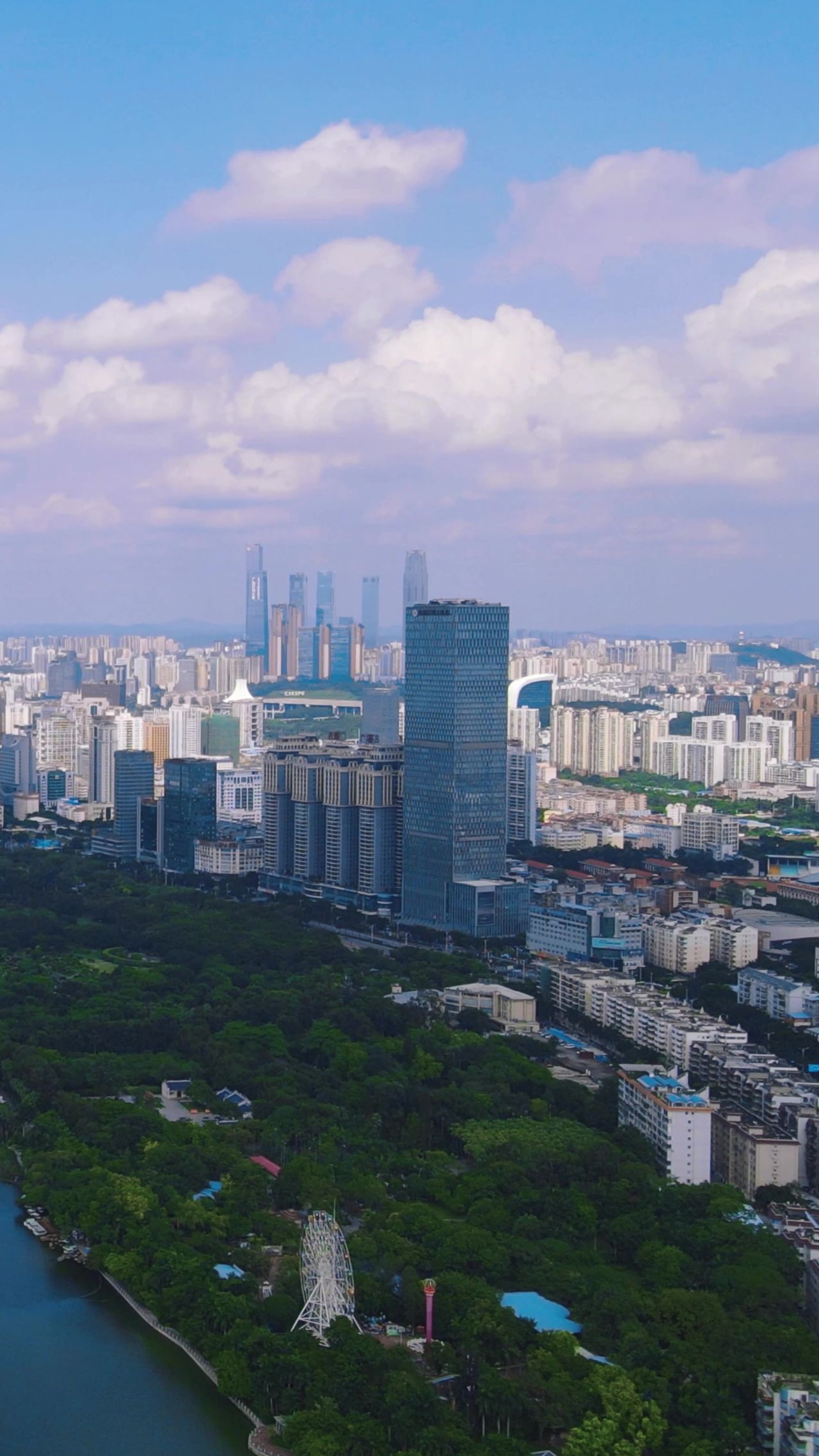 4K航拍广西南宁南湖城市风景蓝天白云天际线