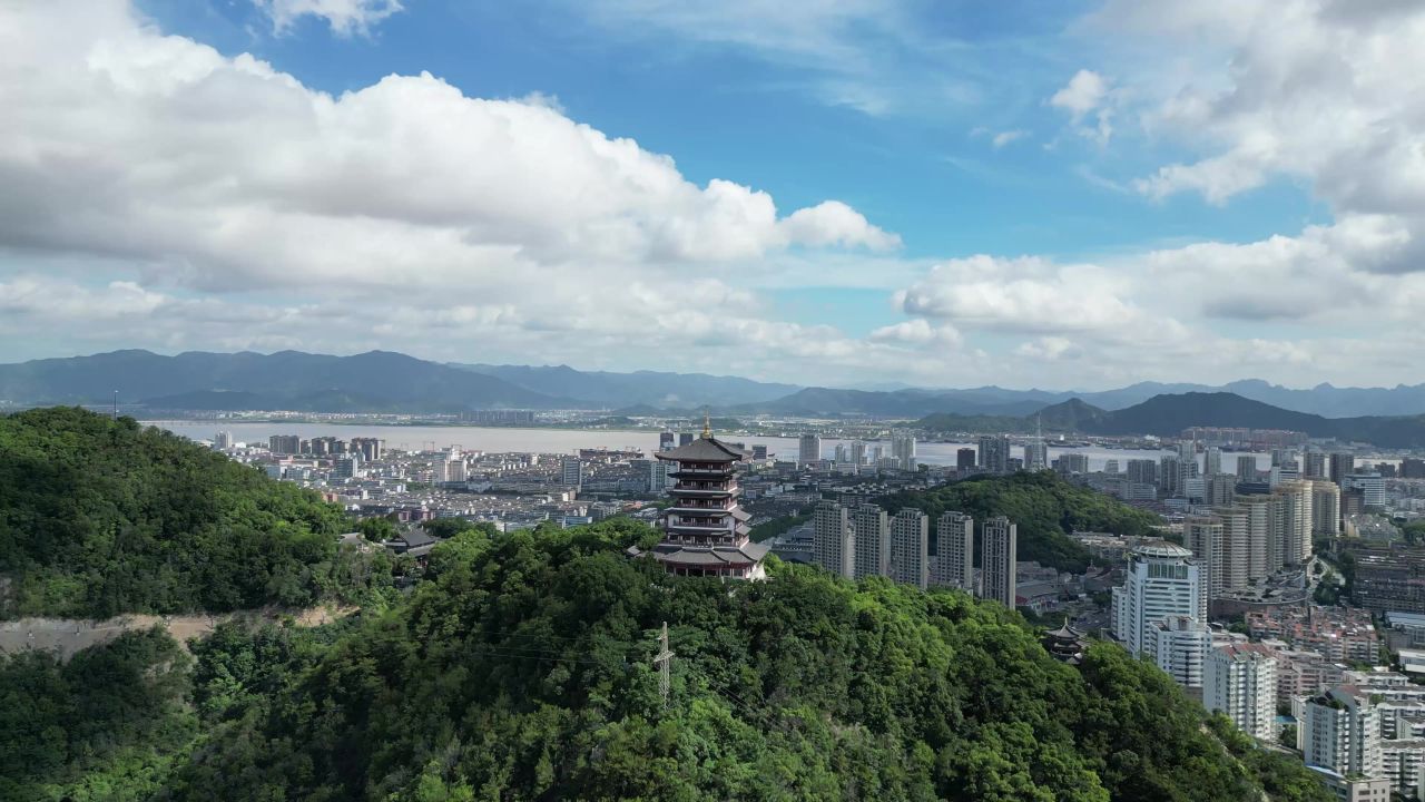  航拍台州白云飞瀑公园白云阁