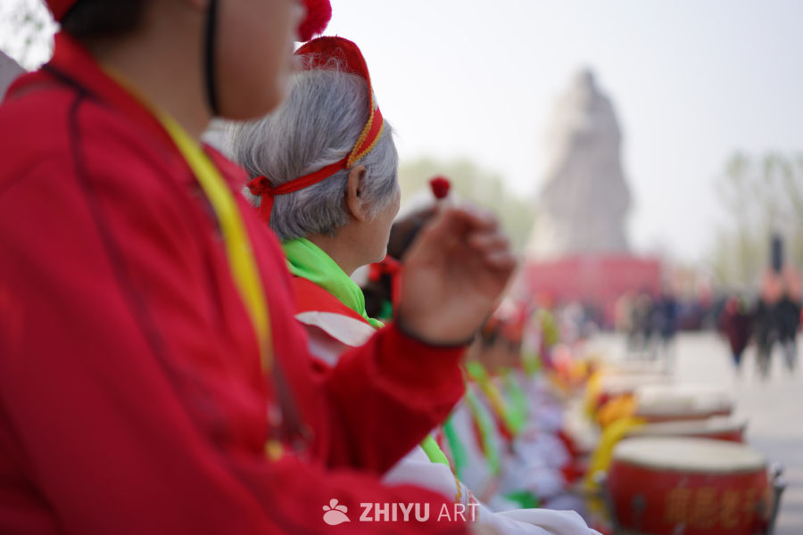 鼓声震天，喜庆迎春