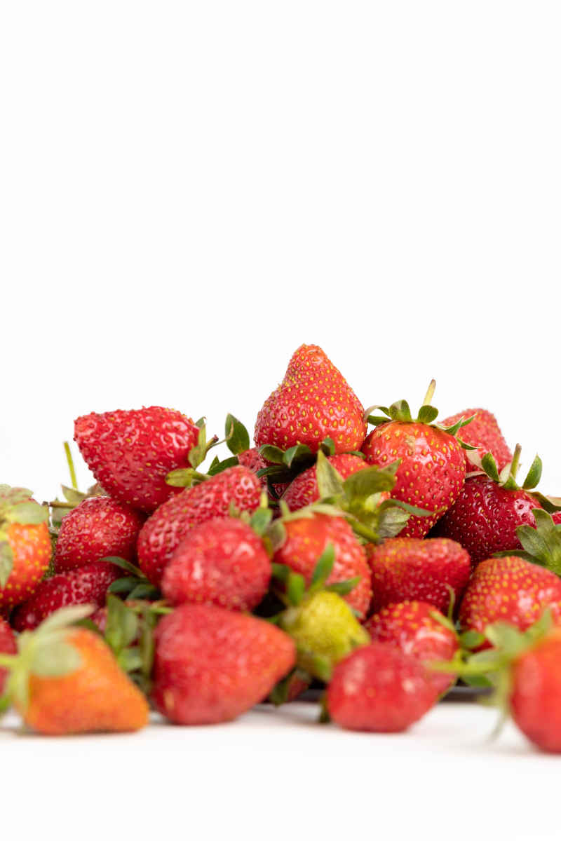 新鲜草莓水果实拍 7