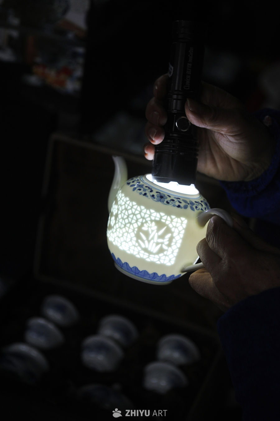 瓷器通透光照 3