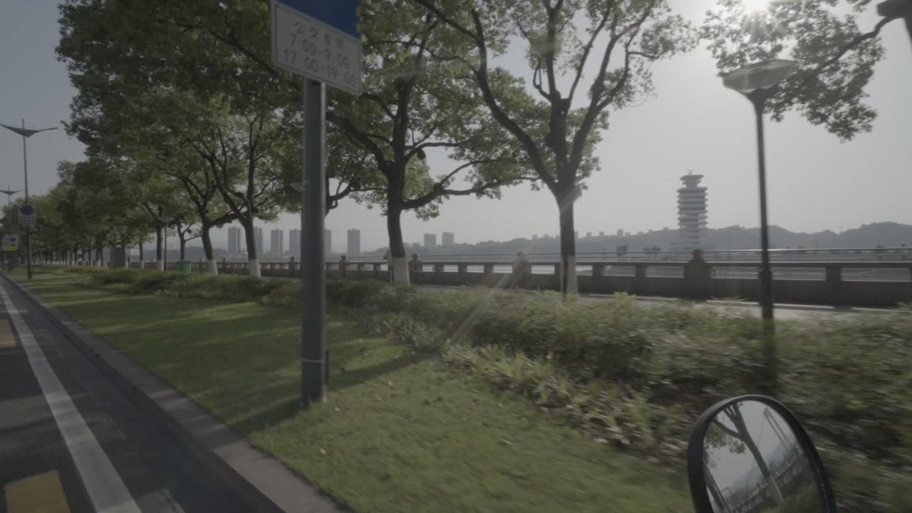 宜昌江边 109