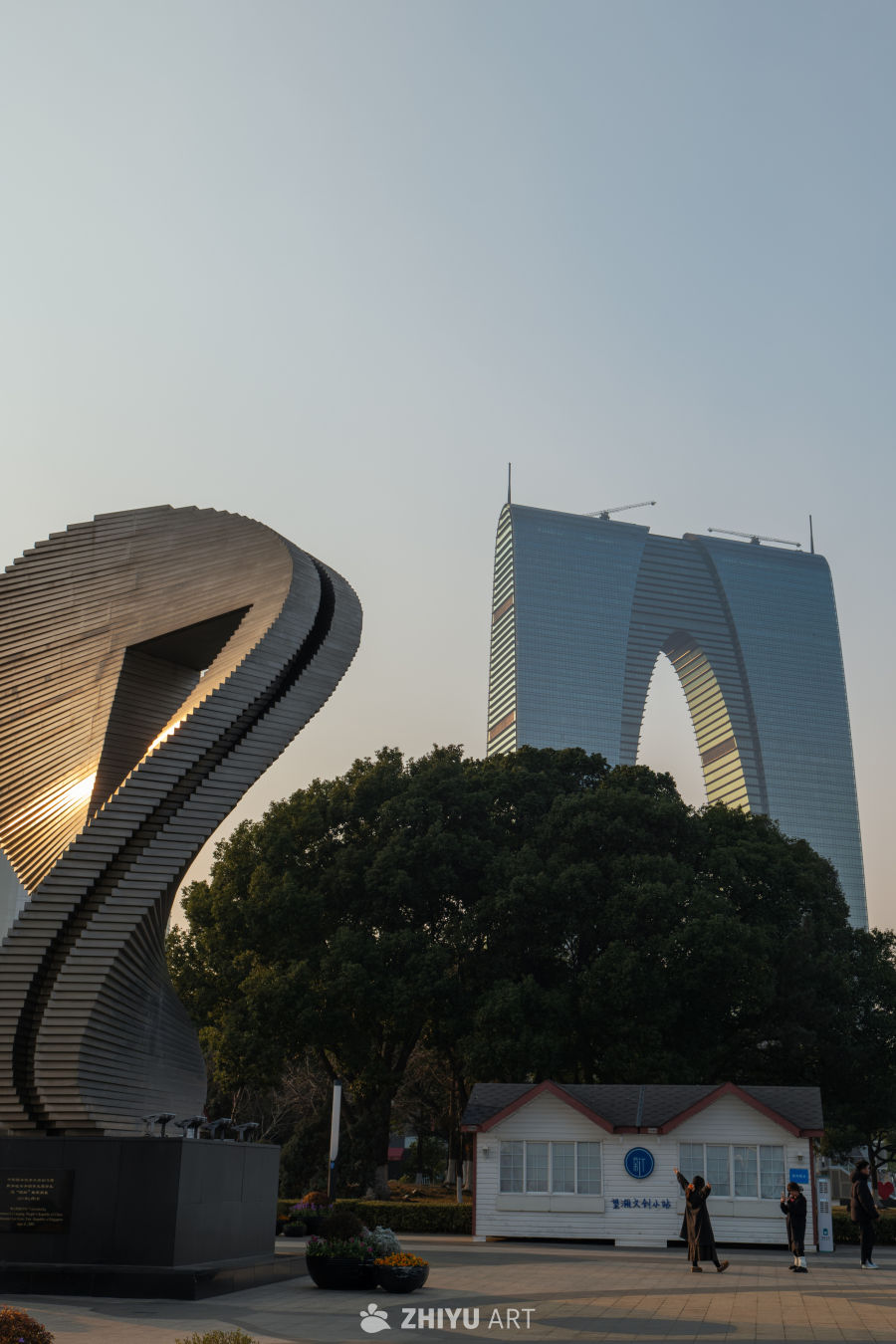 城市黄昏的艺术景观