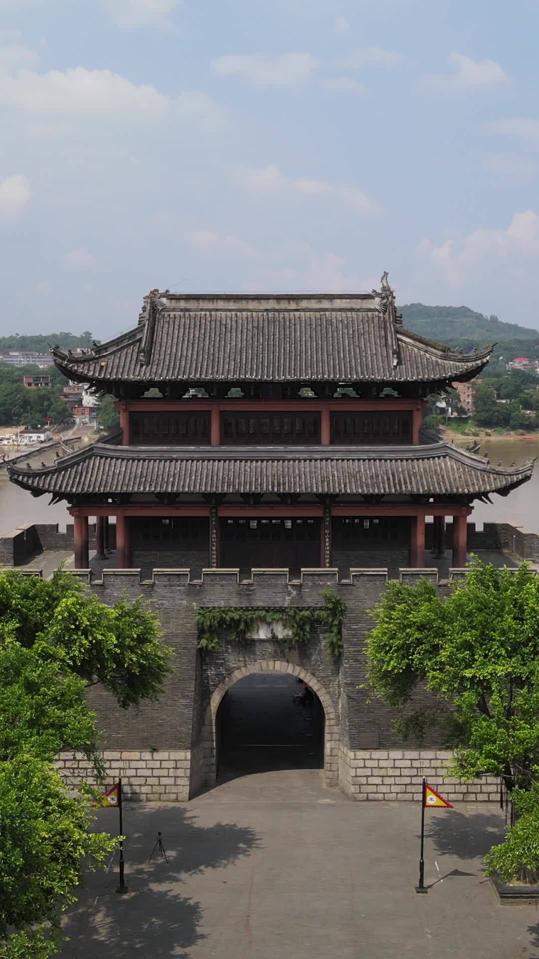 古城墙与自然风光