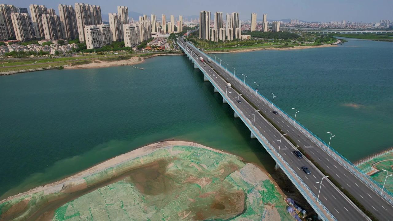 航拍厦门丙洲大桥景观