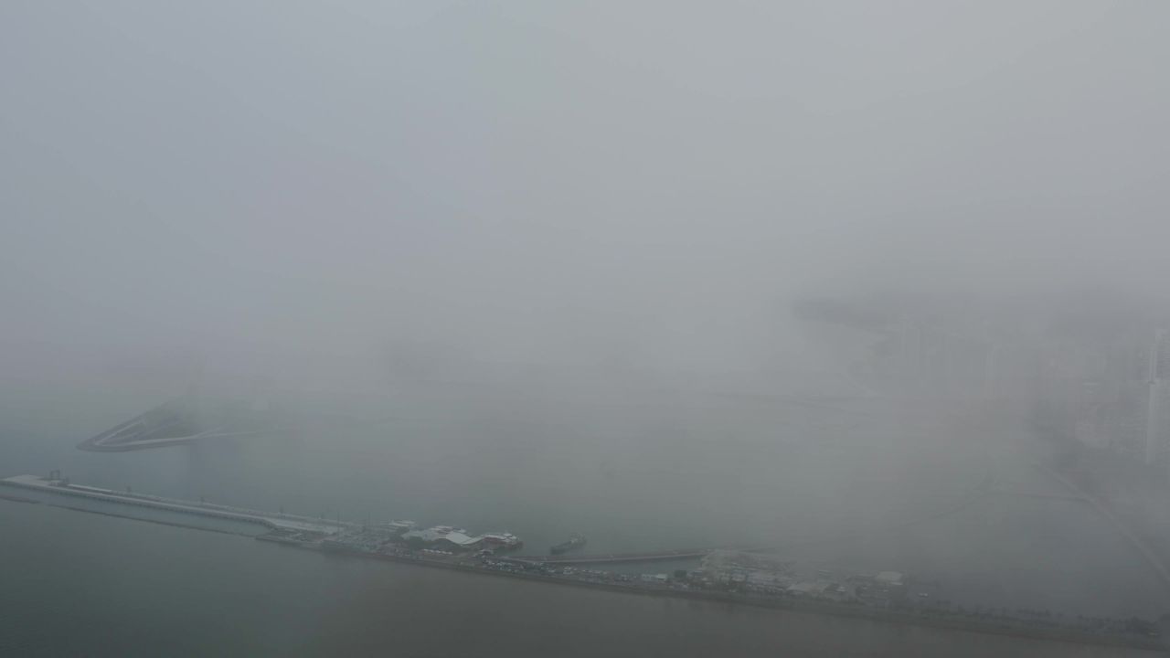地标建筑上空昨天的云世界十五