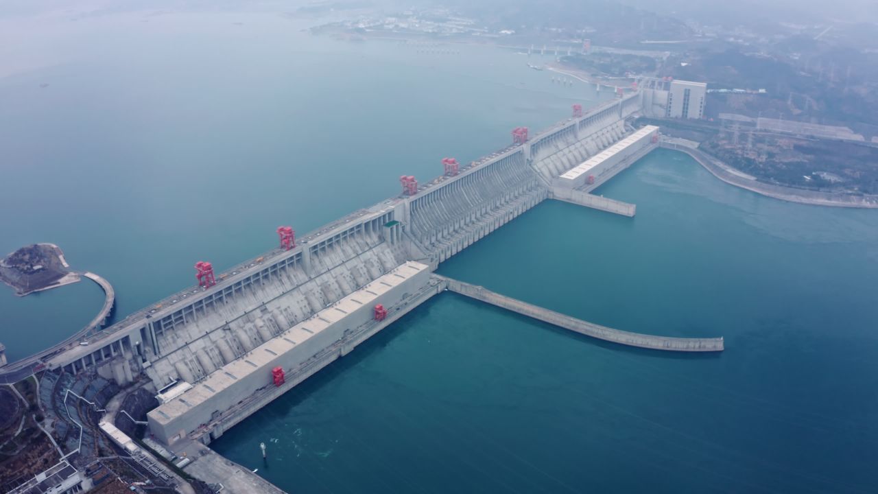 湖北宜昌三峡大坝水电站航拍视频