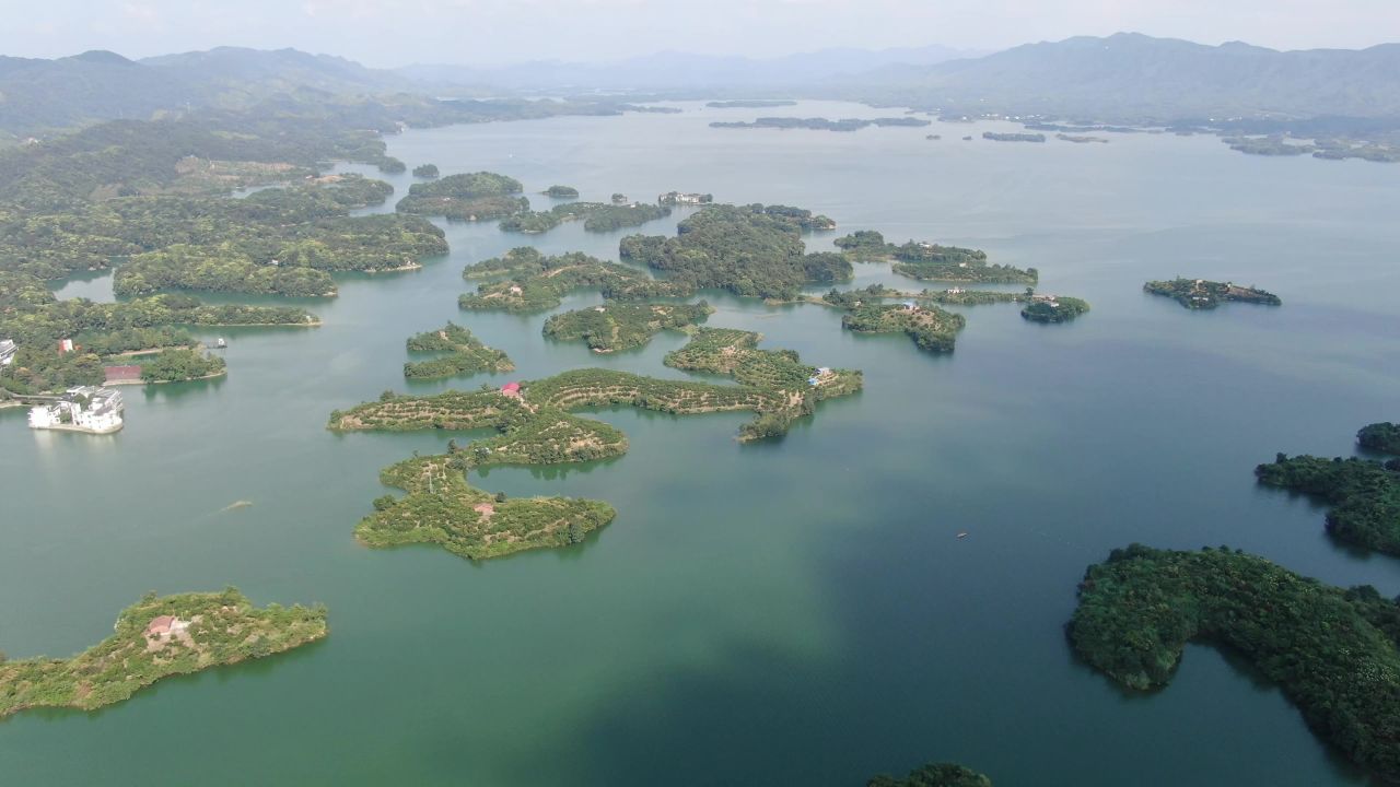 祖国大好河山湖北赤壁陆水湖航拍  