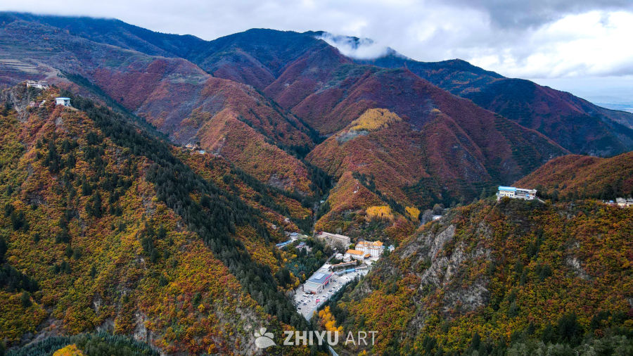甘肃兰州榆中县兴隆山秋景航拍 1