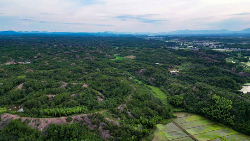 航拍丹霞地貌山川丘陵  