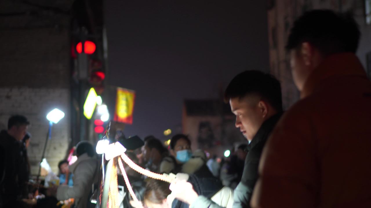 夜市珠宝摊位