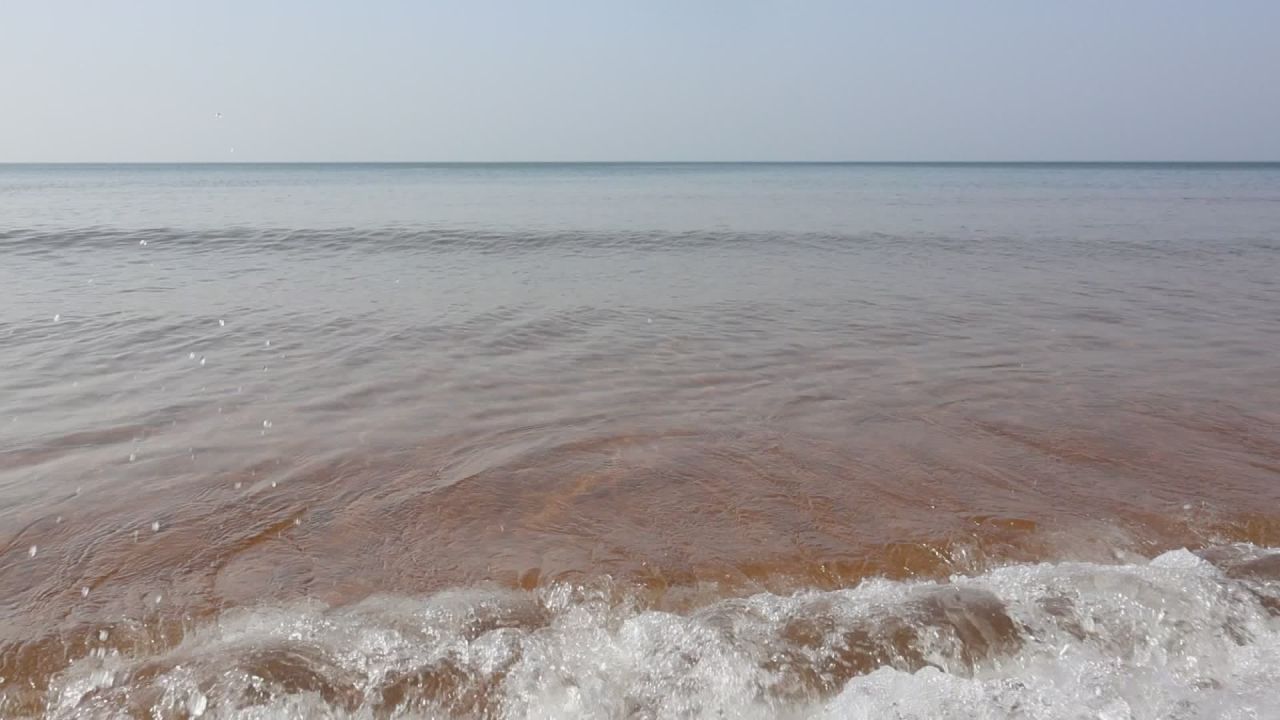 海边近距离海浪素材带原声 3