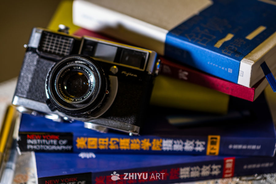 复古相机与摄影书