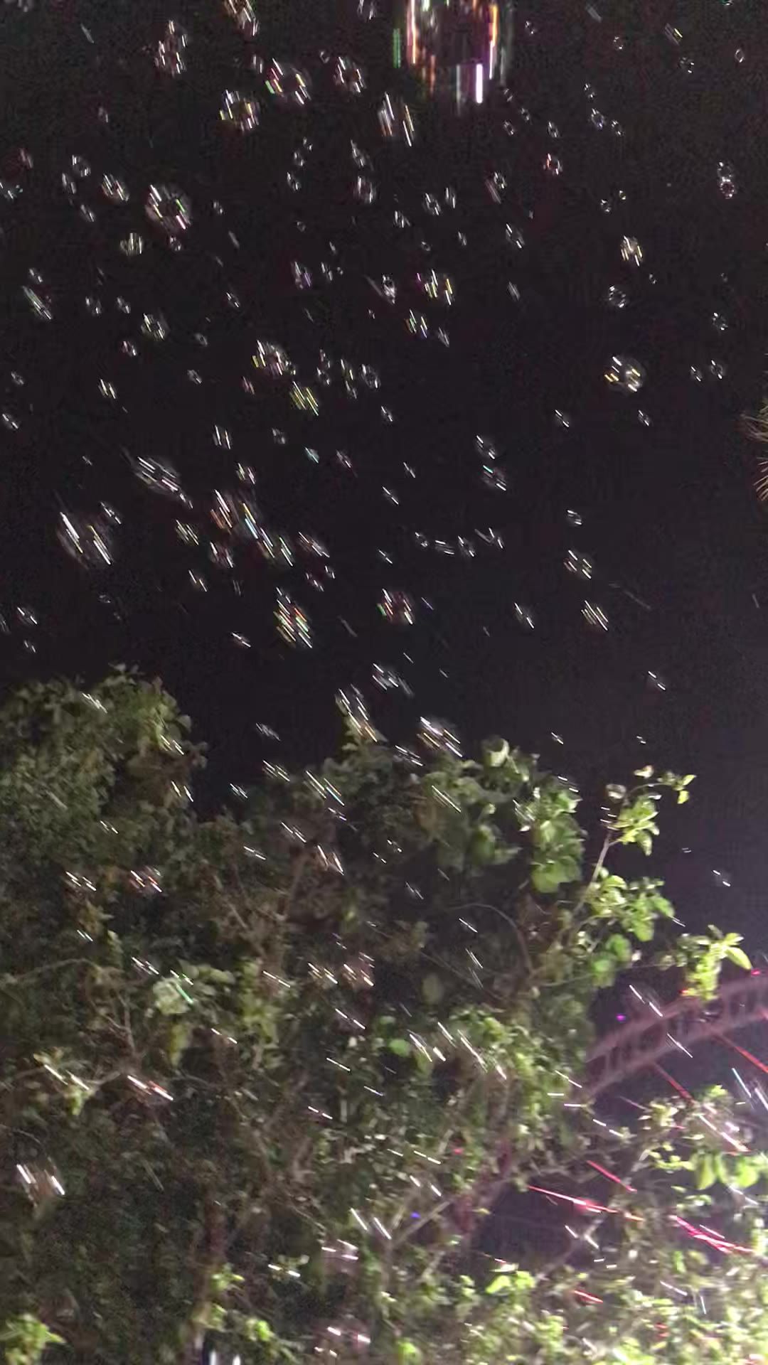 夜空飘泡泡