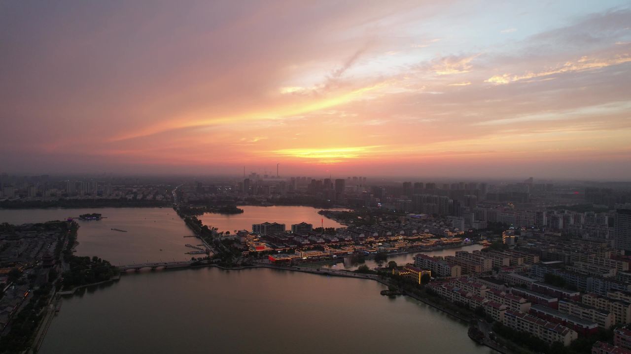 城市夕阳晚霞火烧云夜景降临山东聊城 