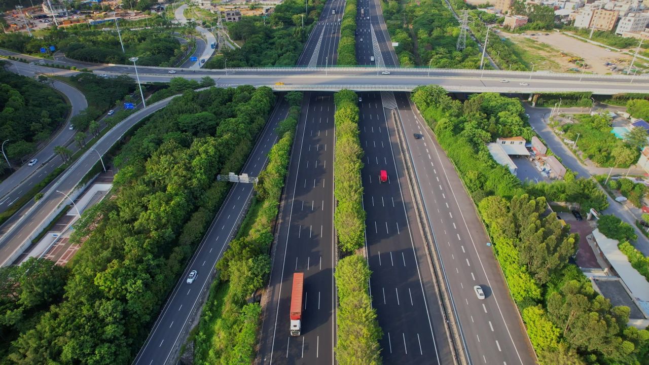 航拍高速公路交通景观