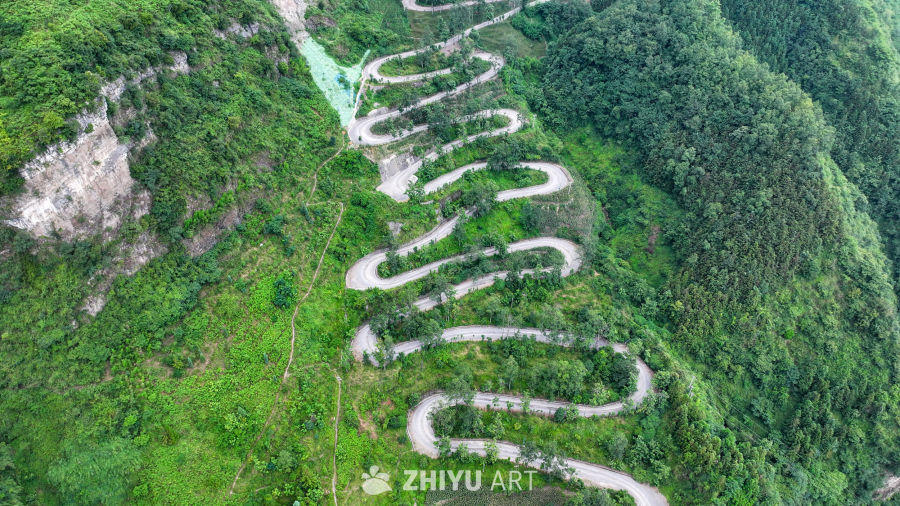 贵州晴隆二十四道拐公路 10