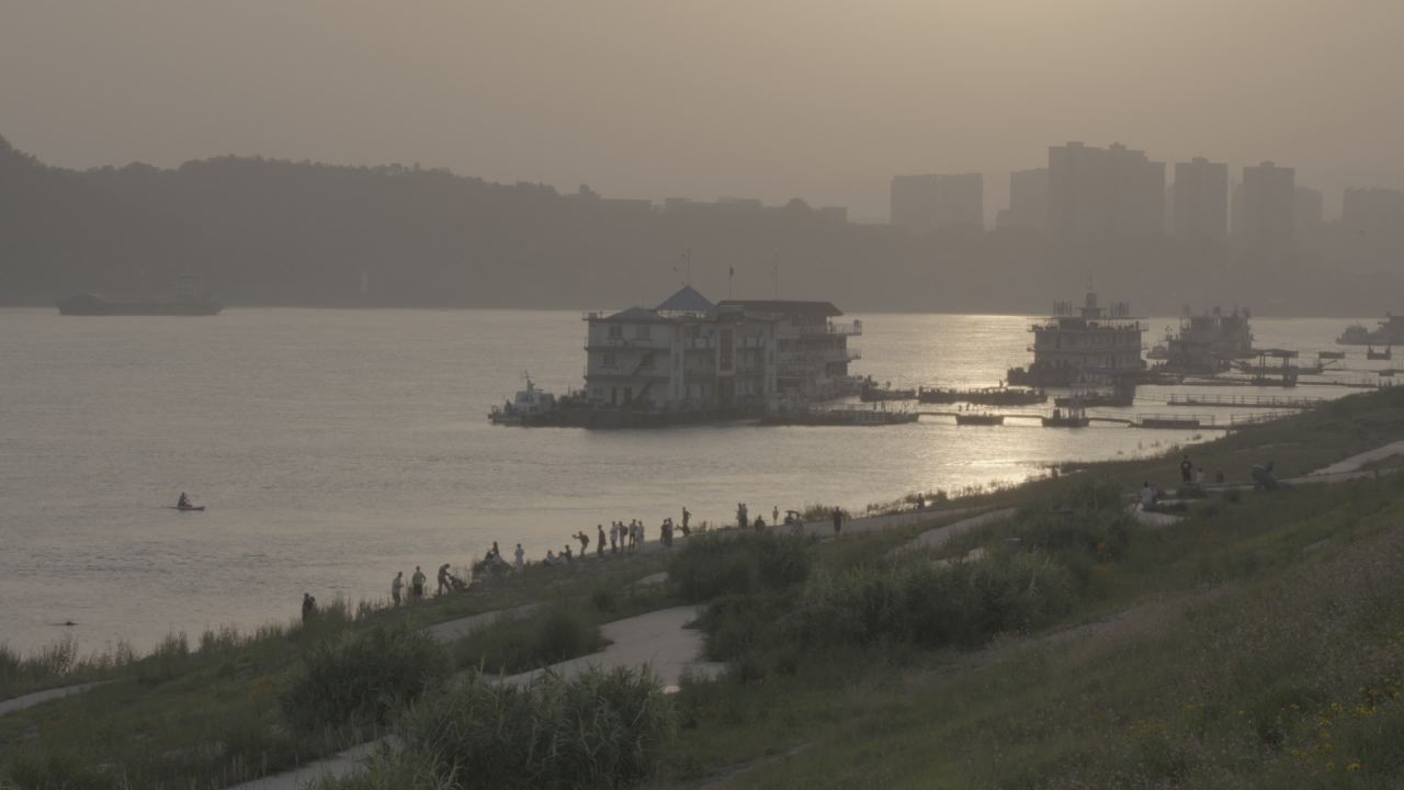宜昌江边 66