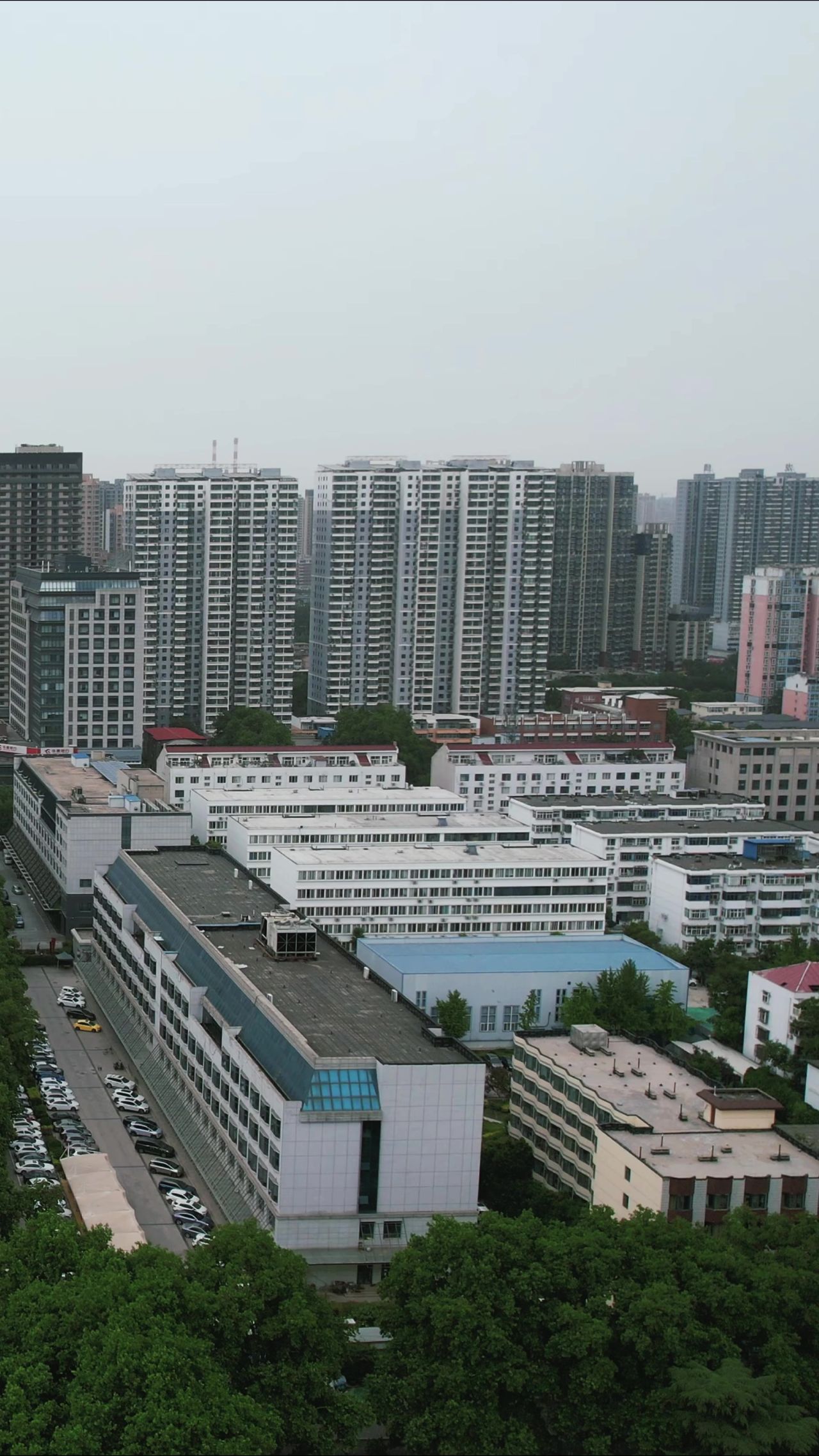 河北邯郸城市风光竖屏航拍 
