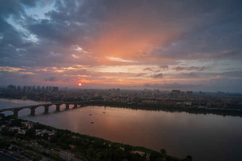 城市日落