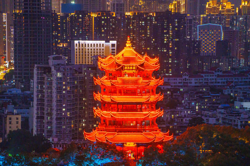 湖北武汉黄鹤楼亮灯夜景