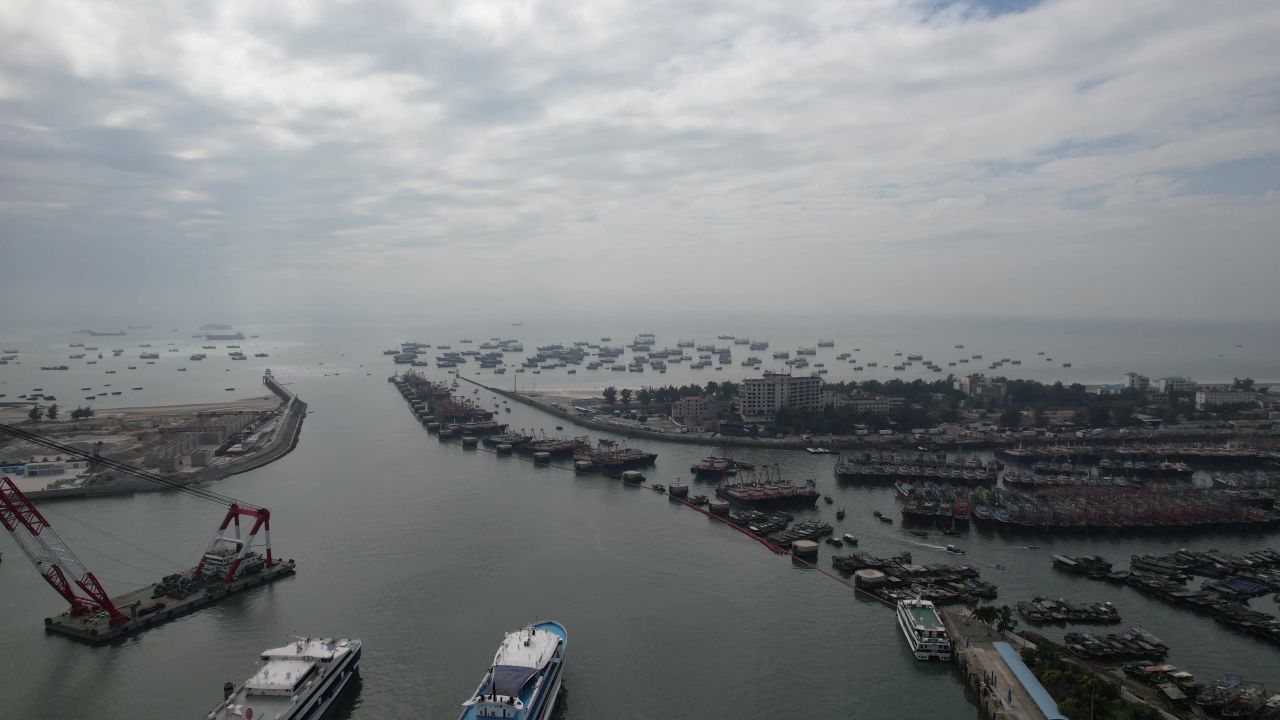 海边渔船广西北海海边风光航拍  