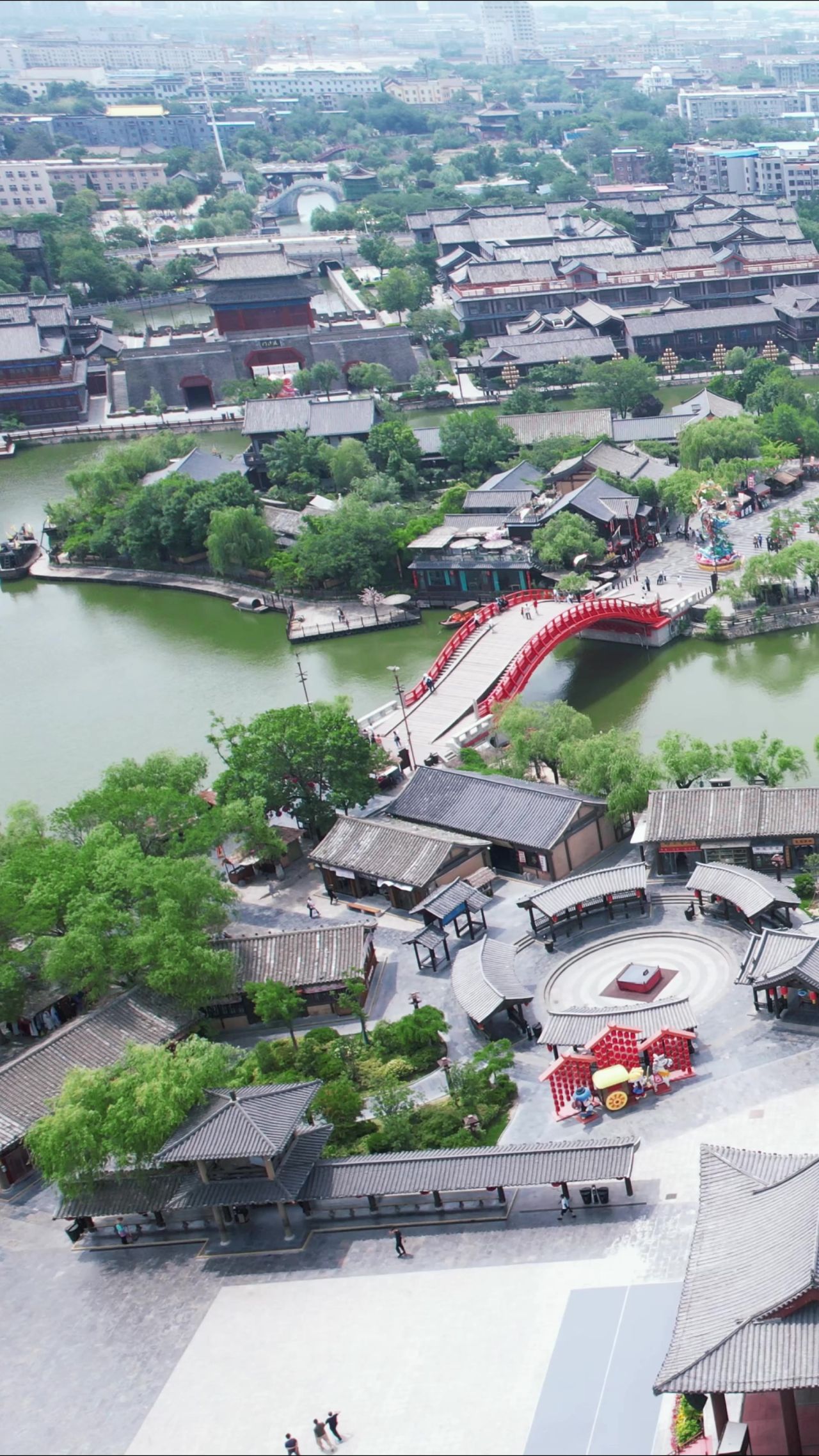 河南开封清明上河园5A景区竖屏航拍 